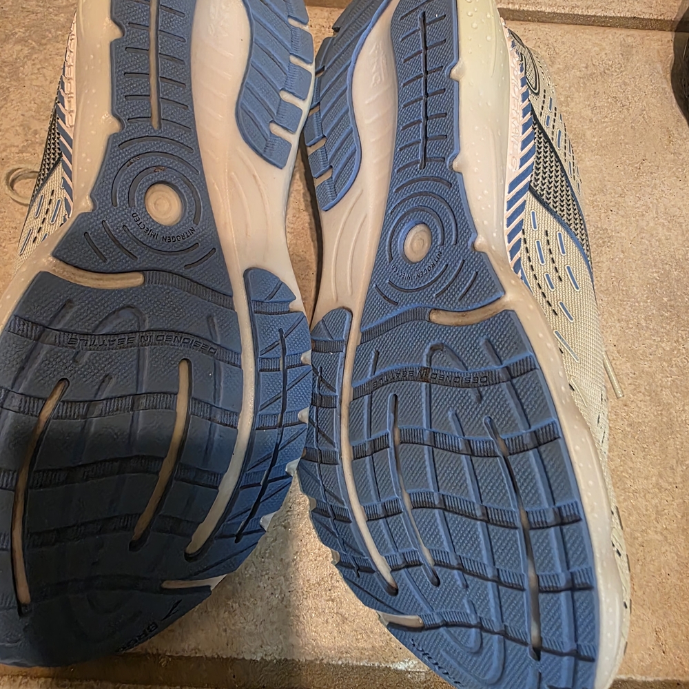 Brooks Glycerin GTS light Blue Running Or Athletic Shoe